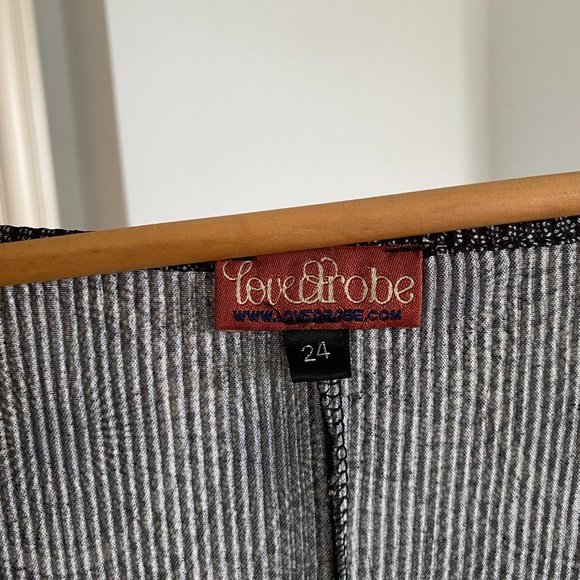 Lovedrobe Black and Silver Geometric Patterned Dress (Women’s Size UK 24) - Picture 5 of 6